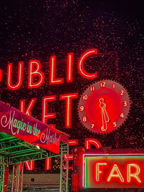 When December Arrives in Seattle 🎄