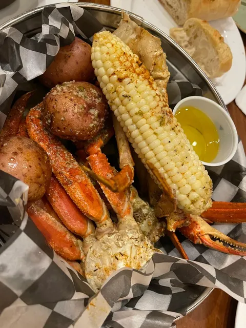 Baltimore | Popular Seafood Restaurant – Still Thriving! 🦀🌊