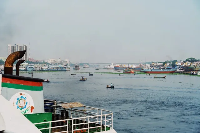 🌉 Dhaka: A City Built on Rivers