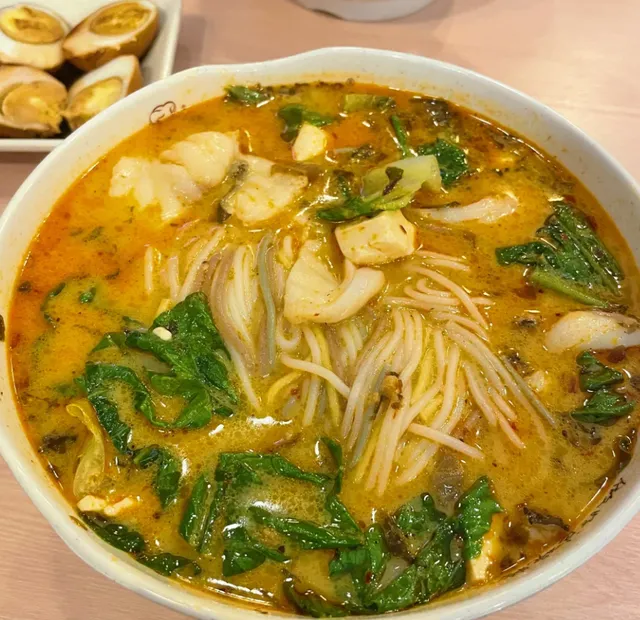 Richmond Hidden Gem: Fresh Fish Rice Noodles at Grains Fish Noodles! 