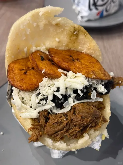 Chicago | Venezuelan Arepa—Rica Arepa 🌮🇻🇪