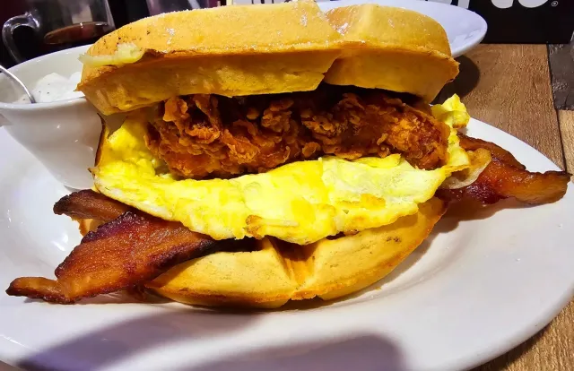 Awesome Breakfast Spot! 🍳😊