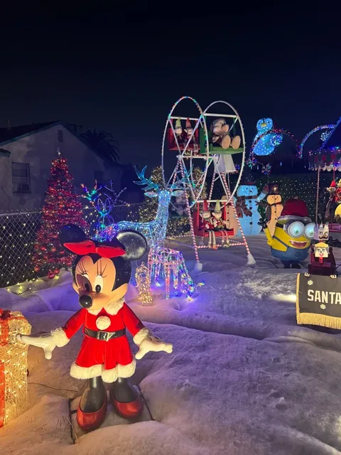 🎄 West Covina Christmas Must-Visit!