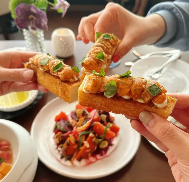 Amar, the top dating restaurant in Boston!