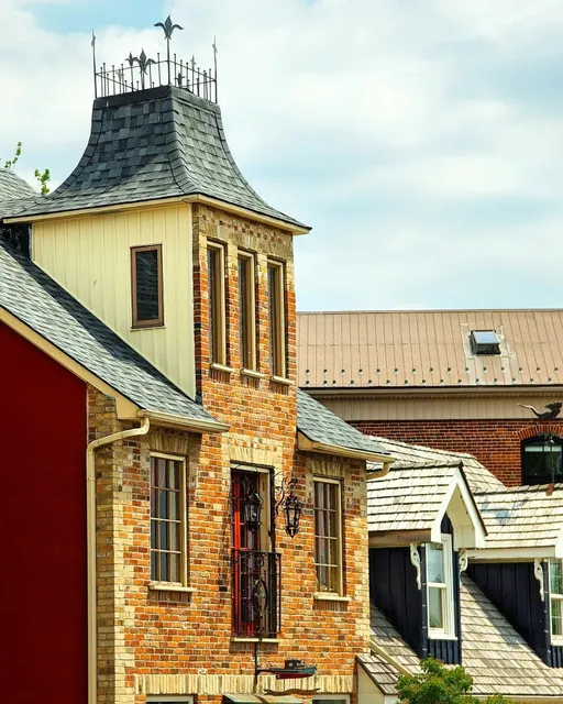 Beautiful and Fun Small Towns Near Toronto! ✨