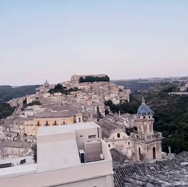 A Leisurely Stroll Through Ragusa Ibla: Baroque Beauty & Local Gems