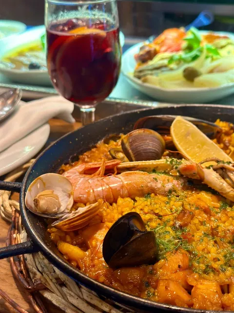 Barcelona's Most Delicious Meal at El Glop Gaudí 🌞🍽️