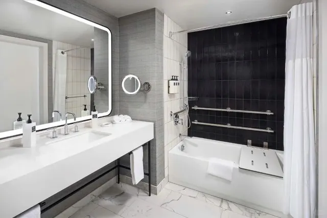 🏨 Hilton Atlanta – Perfect for Conferences & Getaways! 🎉