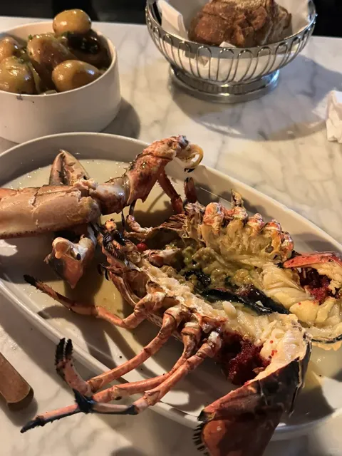 Paris Hidden Seafood Gem - Caché