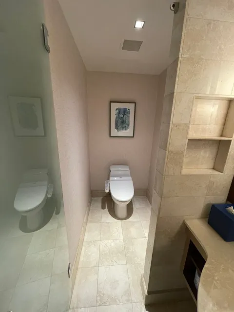 Perfect for the Honolulu Marathon & Close to Ala Moana Center! 🏃‍♂️