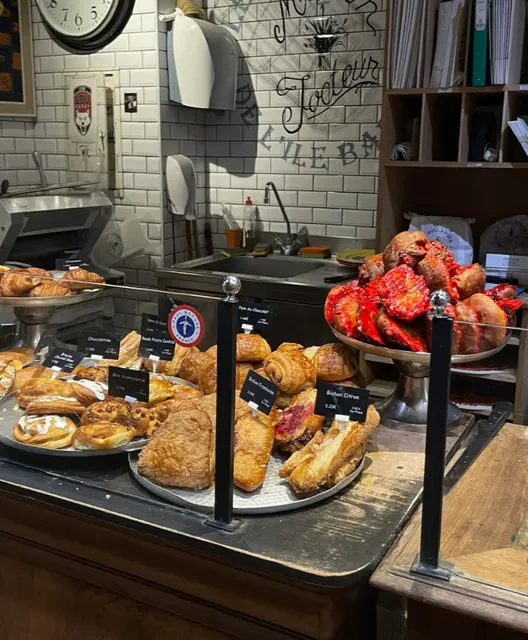 ​​🇫🇷 Lyon Eats | From Creamy Pasta to 96 Flavors of Ice Cream! 🍝🍨​