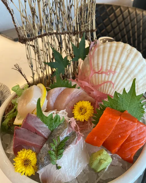 🍣 Winnipeg Sushi Discovery | Yujiro Japanese Restaurant Review