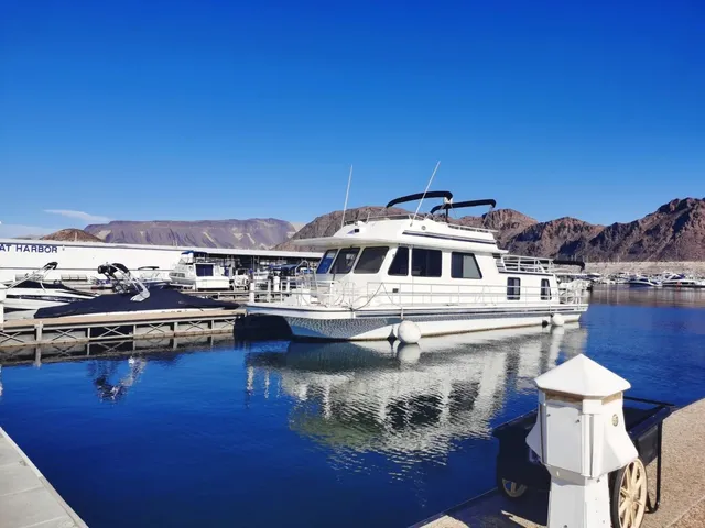 Desert Jewel: Mead Lake Oasis 🌵💎