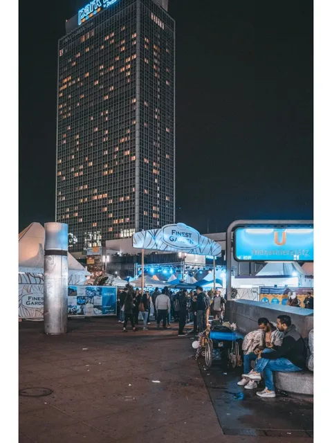 Berlin | Is Alexanderplatz Really the Heart of Germany? ❤️🏙️
