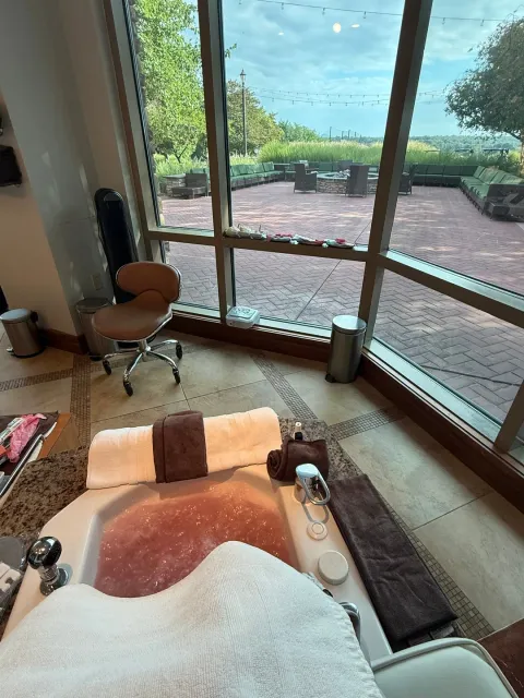 💆‍♀️ The Ultimate Spa Girls' Weekend – Pure Bliss at Lansdowne Resort