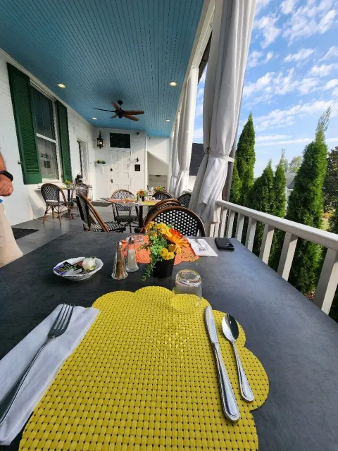 A Beautiful Historic Inn & A Breakfast to Remember! 🏛️🍳