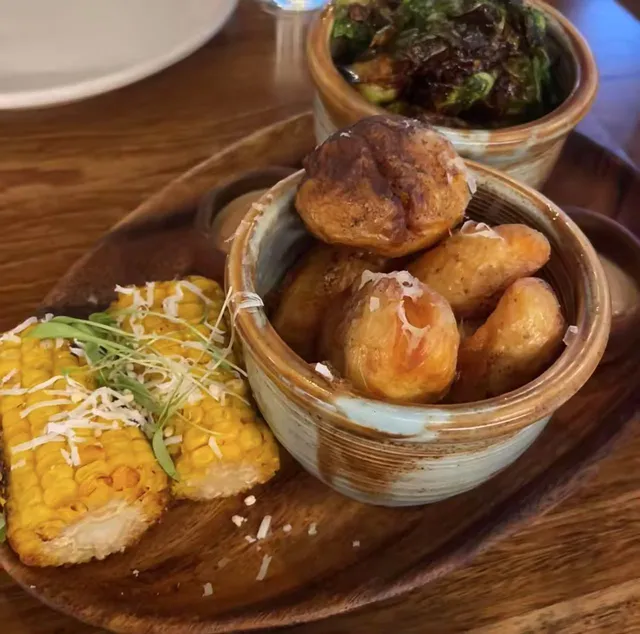 Popular chain of steakhouses🥩Grilled meat, beer🍻