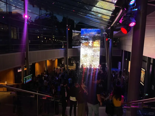 🇳🇱 "In Amsterdam, You Can Even Rave in a Museum!"