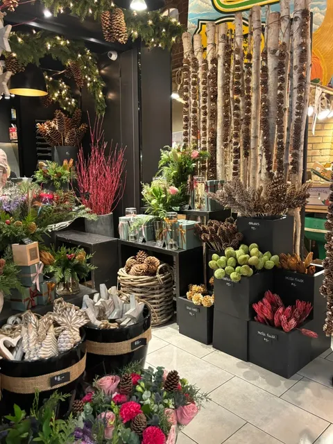 St. Lawrence Market | Budget-Friendly Food Paradise 🤤🍴