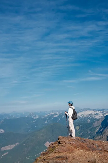 Vancouver | Go See the Fall Colors of Mt. Cheam⛰️