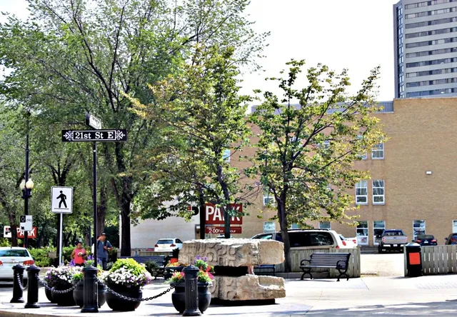 🇨🇦 Saskatoon Downtown | Prairie City with Postcard Views