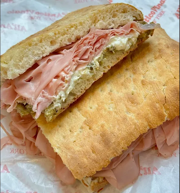 Super poplar sandwich in NY--All'Antico Vinaio