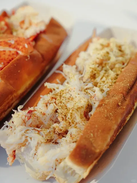 Chicago Food｜Juicy Lobster Rolls with Buttery Toasted Buns 🦞🍞