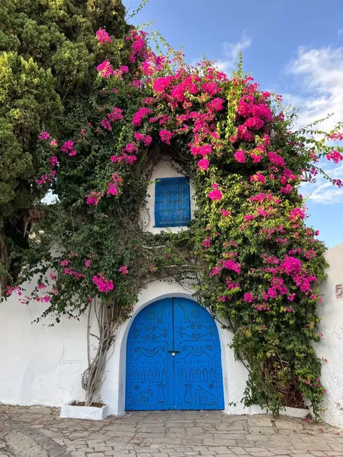 🌊 The Timeless Charm of Sidi Bou Said’s Oldest Straw Mat Café 🌴