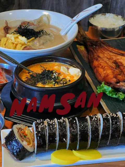 From Seoul's Namsan Eatery 🥢 Kimbap 🍥 Rice Cake Dumpling Soup ♨️  