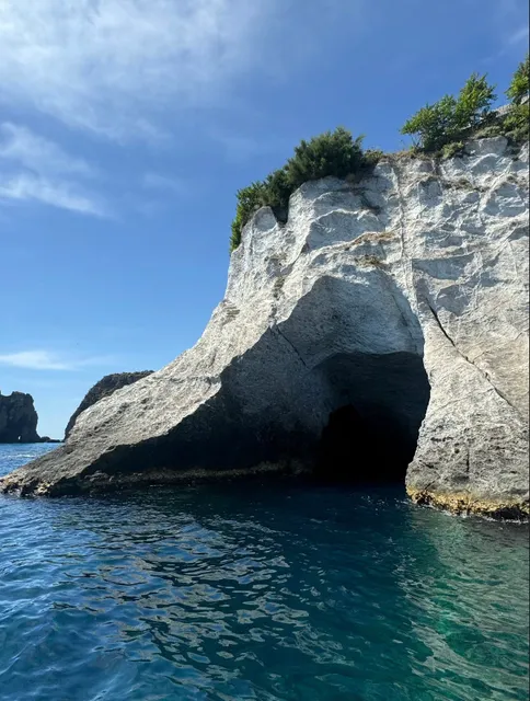 Discover Italy's Best-Kept Secret: Ponza Island 🌴