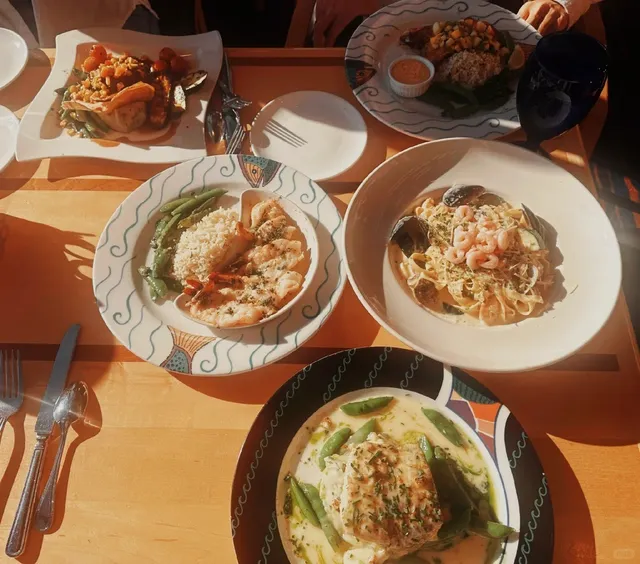 ​​Anthony's Homeport | Seattle's Waterfront Seafood Retreat 🦞🌊​​