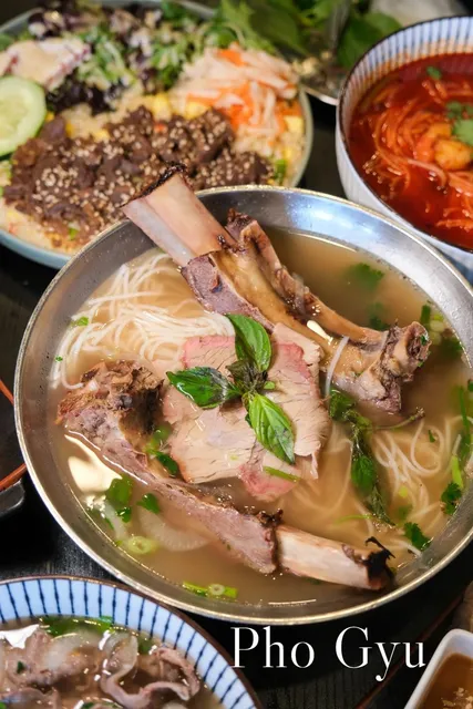 🇺🇸 Must-Try Pho in LA 🍜 No One Can Resist Beef Short Rib Pho!