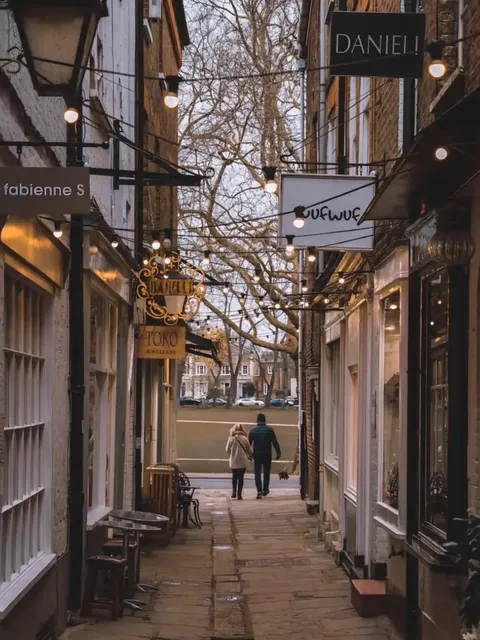 🇬🇧 Autumn in London: When the City Turns Golden 🍂