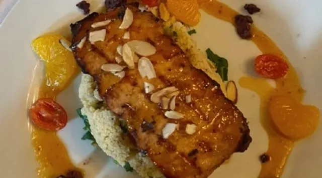 📚 GRYPHON: Where History, Tea & Beauty Brew Together! 📚