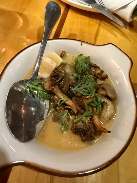 Mott St – An Asian Fusion Spot on the Michelin List for Over a Decade 