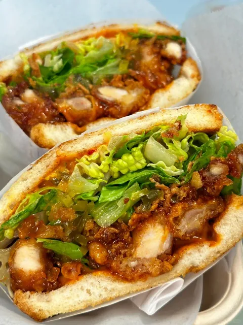 Fried Chicken Sandwich in LA--Kitchen Bann