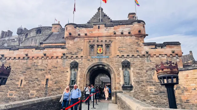 🏴󠁧󠁢󠁳󠁣󠁴󠁿 Edinburgh: The City of Endless Magic & Surprises! ✨