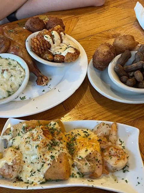 Huge Poutine & Great Service! 🍟