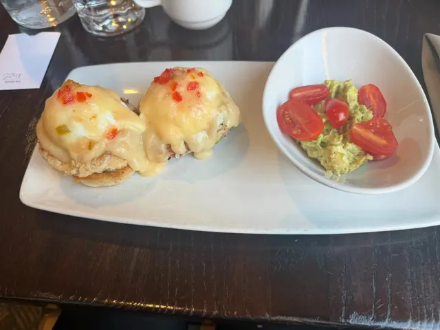 🦀️ Hyatt Regency Bellevue Breakfast Review | Globalist Perk Worth It!