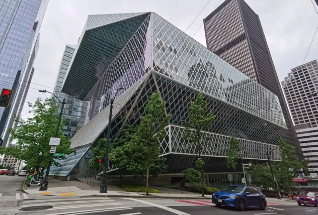 📚🌆Seattle Central Library: A Modern Marvel of Glass & Knowledge