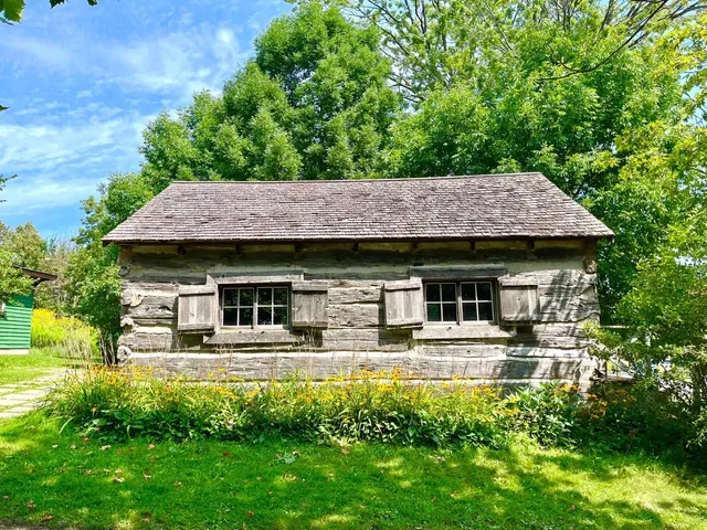 🇨🇦 The First Schoolhouse of Waterloo Region 🏫🌳
