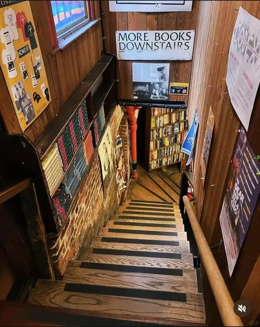 📖 City Lights Bookstore: A Literary Pilgrimage 🥳