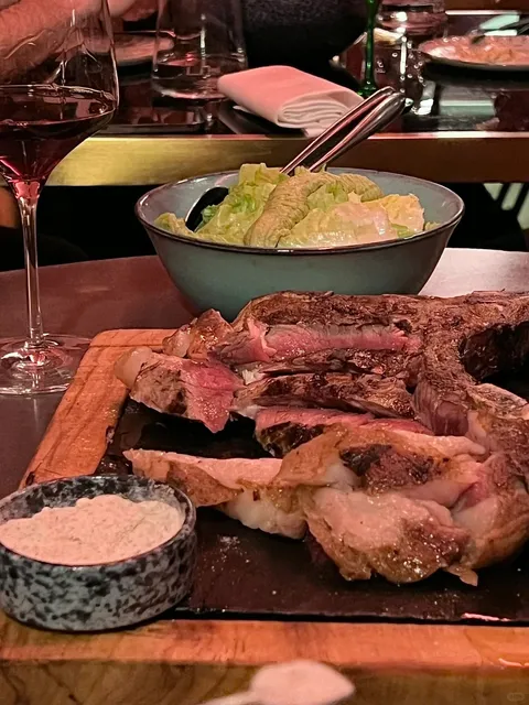 🥩 Berlin | Super, super, super authentic Florentine T-bone steak!