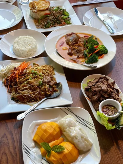 ​​Seattle's Most Aromatic Thai Feast: Crispy Roasted Duck Curry 🦆🔥​​