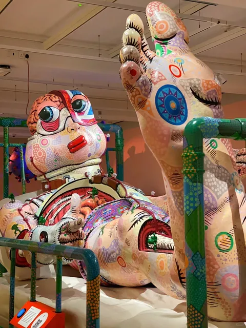 London 🚄 Here's an awesome exhibition!