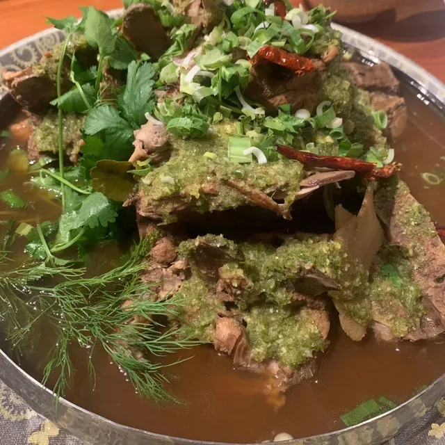 TOSSAKAN: Berlin's Thai Culinary Gem 