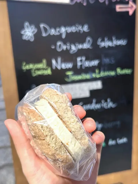 Miomio Summer Limited Edition Jasmine & Lemon 🍋 Dacquoise