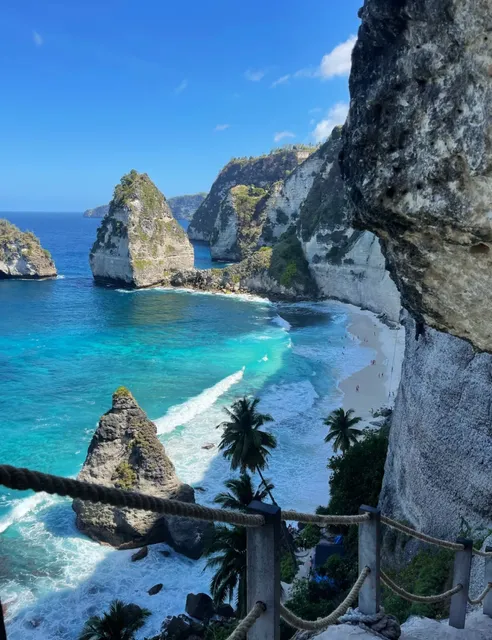 Addicted to the World - 🇮🇩 Nusa Penida, Indonesia