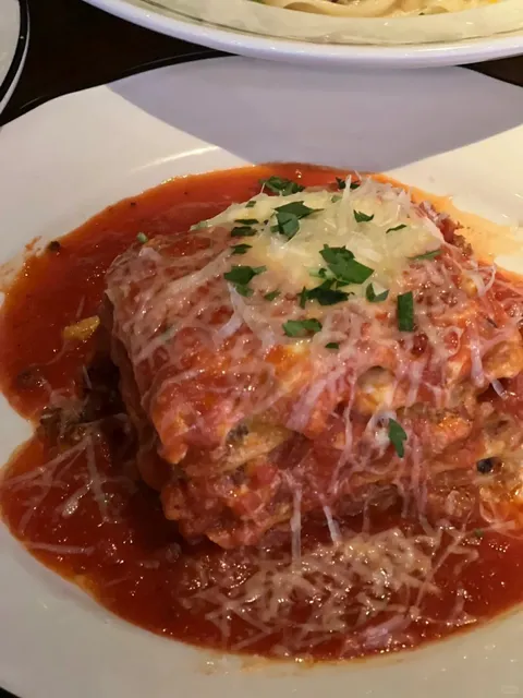 Chicago's Delectable Yet Hard-to-Book Italian Cuisine 🍝