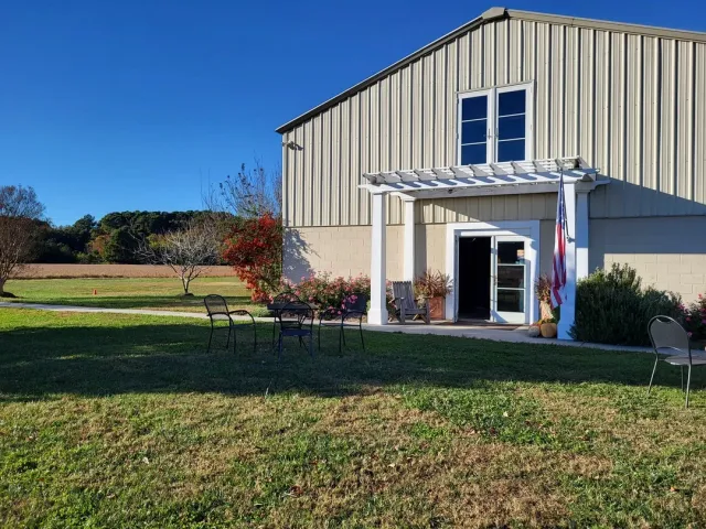 Beautiful Outdoor Seating – A Perfect Day for Wine Tasting! 🌿🍷✨